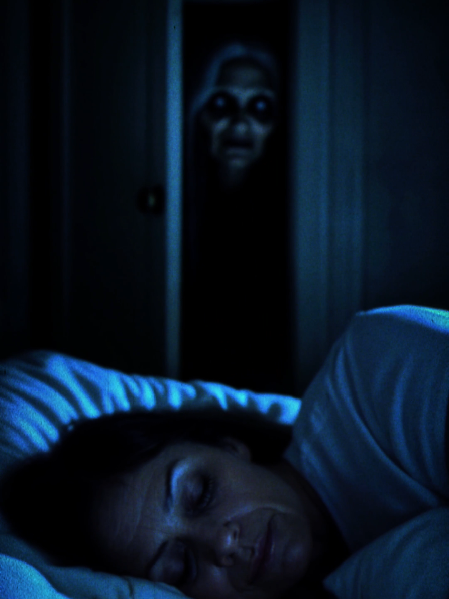something visits me when I sleep..#creepy #creepytok #nightmare #paranormal #terror #scarystories #paranormalactivity #miedo #horrortok #haunted 