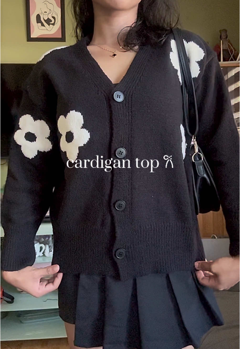 So comfy!🖤 #cardigansweater #flowercardigan #embroideredflowercardigan #STARYE #cardiganforwomen- #OOTD #outfit 