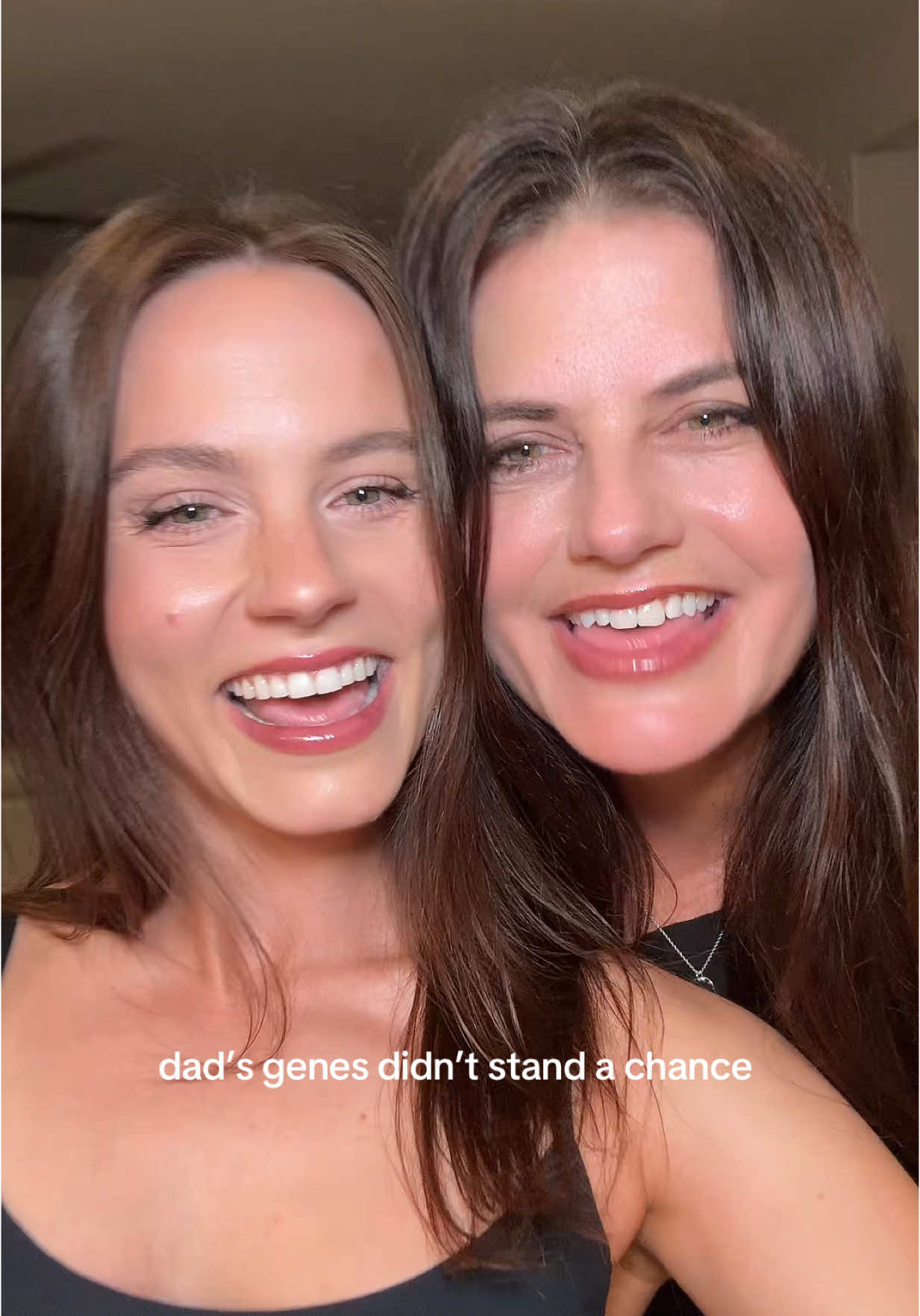 twins 👯‍♀️  #mom #daughter #genes #lookalike #momdaughter #momanddaughter 