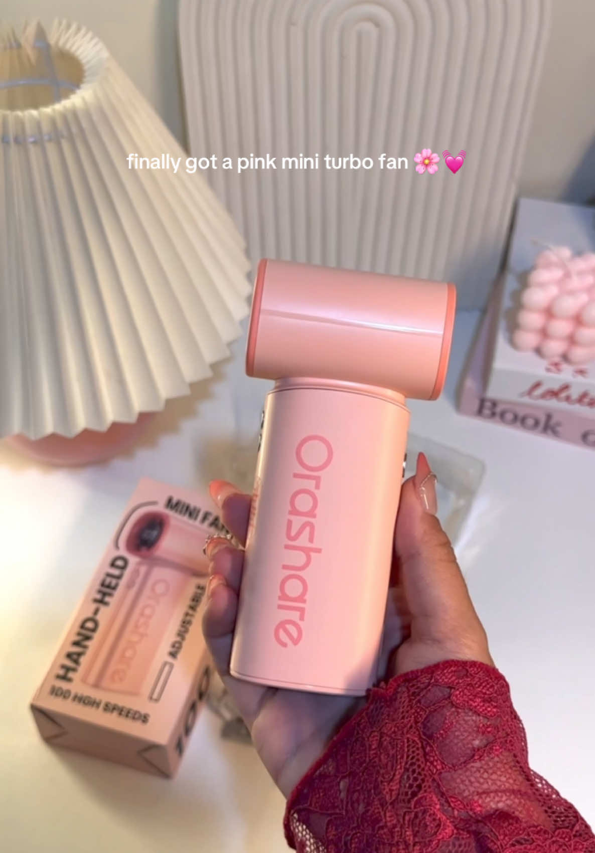 Definitely my everyday fan from now on 🌸✨🫶🏻 #orashare #fyp #pink #turbofan #portablefan #handheldfan #minifan #orashareminifan 