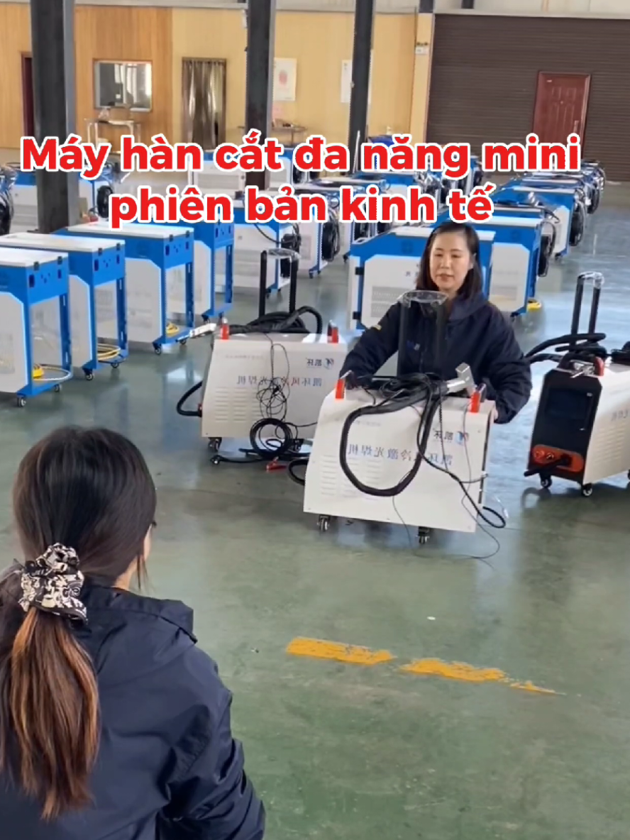 Máy hàn laser mini chức năng hàn cắt tẩy đa năng kích thước nhỏ gọn phiên bản kinh tế cho anh em mới khởi nghiệp.     #hanlaser #laserwelding #taylaser #catlaser #xh #typ
