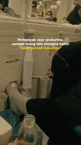 Demi apa coba ??  Semoga teman2 yang melihat video ini, Allah undang segera ke Baitullah Aamiin #wiluwidy #samiratravelcirebon #samiratravel #airzamzam #nabawi @👀 Wiluwidy 👀 @Dian sitoresmi 