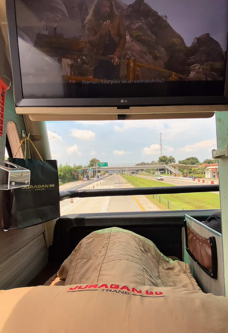 @Juragan99Trans @Juragan99shandy11 #juragan99 #bus #gundam #doubledecker #firstclass #sleeper 