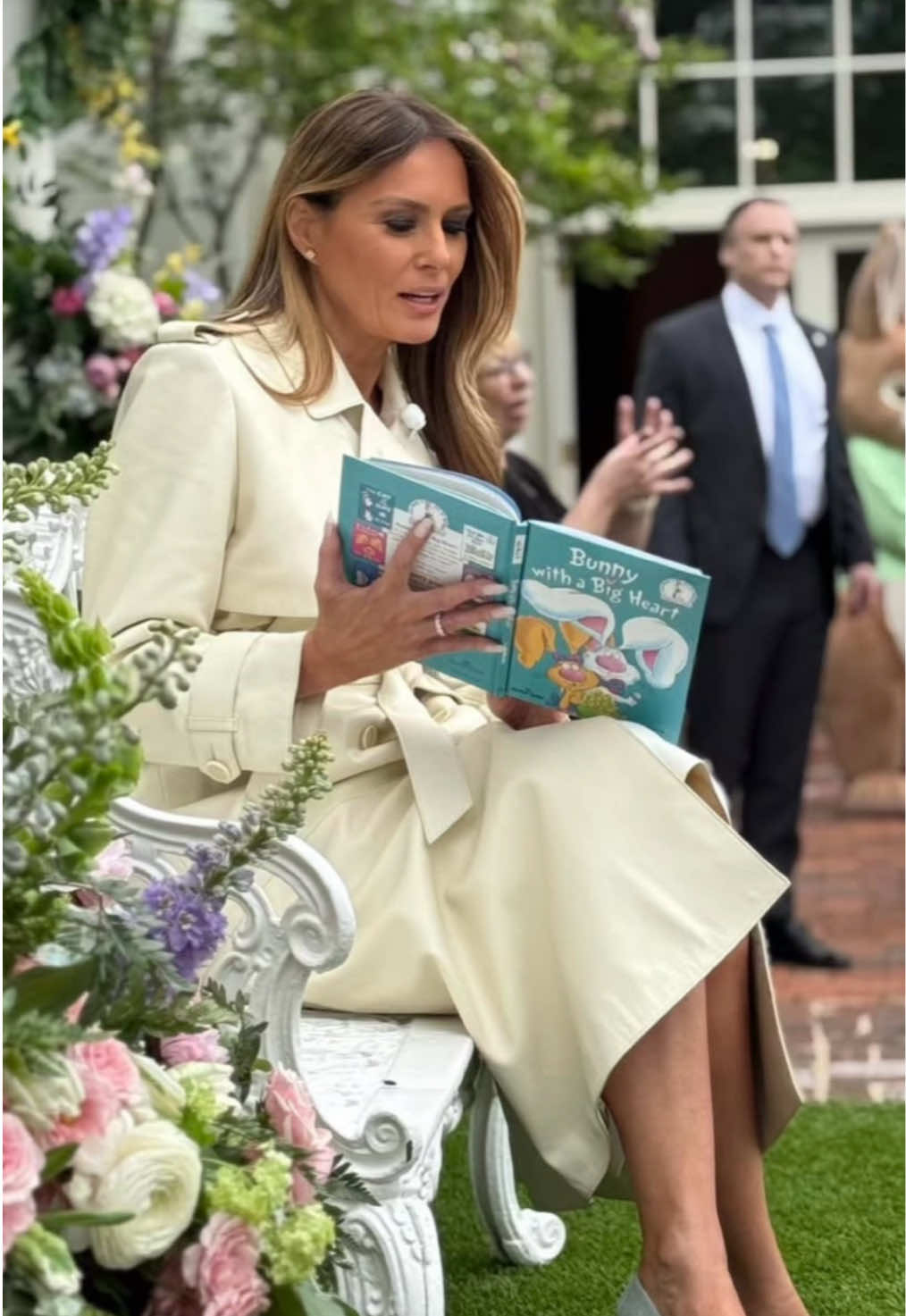First Lady Melania Trump looking fierce at the White House Easter Egg Roll today #easter #whitehouse #melania #firstlady