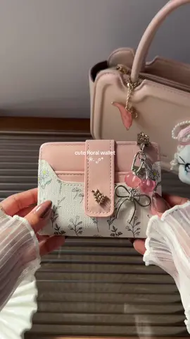 this elegant floral wallet for less than ₱100 ?? such a steal ! 😭✨ #wallet #wallets #shortwallet #floralwallet #studentwallet #coinpurse #cardwallet #miniwallet #compactwallet #coinpursewallet #betawallet #fyp @BETA Wallets.PH 