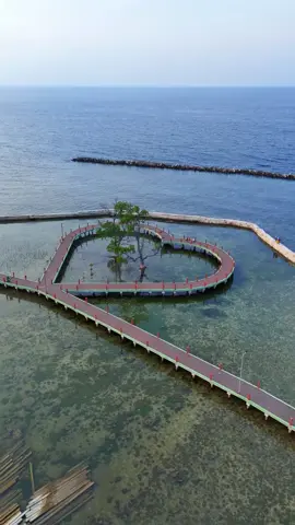 Pulau Untung Jawa adalah salah satu Desa Wisata  yang terletak di Perairan wilayah Kabupaten Administrasi Kepulauan Seribu - Provinsi DKI Jakarta yang lokasinya tidak jauh dari wilayah Tangerang- provinsi Banten. Desa Wisata Pulau Untung Jawa setiap weekend dan hari libur banyak di kunjungi wisatawan-wisatawan domestik maupun mancanegara.  Tentunya wisatawan dapat menikmati pesona indahnya berwisata di Desa Wisata Pulau Untung Jawa di Kepulauan seribu dengan ber Wisata Bahari, Wisata Sejarah, Wisata Kuliner Khas Ikan Bakar, Diving, Snorkeling, bermain banana boat, bersepeda, berpetualang di hutan mangrove, memancing ikan dan sebagainya. Desa Wisata Pulau Untung Jawa memiliki Kampung Jepang yg berada di Pantai Sakura pantai berpasir Putih, Benteng Martello sisa Peninggalan zaman Penjajahan Belanda  yg di bangun abad 16 Masehi dan Tempat singgah burung Bangau Bluwok (Burung langka yg dilindungi) dan juga memiliki Taman Nemo yang eksotik dan masyarakatnya sudah 90 % sudah memilah Sampah organik dan non Organik olahkarena itu di Tahun 2023 meraih Penghargaan  Adipura dari Kementerian Lingkungan Hidup Republik Indonesia. Ayo ajak semua para Sahabat, sanak saudara dan rekan Kerja untuk Berwisata di Desa Wisata Pulau Untung Jawa, Nikmati keseruan Liburannya dengan menikmati Destinasi-destinasi di antaranya : - Pantai Arsa - Pantai Amiterdam - Pantai Sentigi - Pantai Sakura - Kampung Jepang - Kampung Bahari - Camping Ground - Jembatan Pohon Pengantin - Laguna Mangrove - Taman Nemo - Water Sport banana boat dan Donatboat -- elajah burung BLUWOK - Jelajah Pulau Cagar Budaya dan Museum - Snorkeling - Bersepeda Santai - Wisata Kuliner ( Ikan Bakar, kripik sukun,kolak cereme) #pulauuntungjawa #pulauseribu #kepulauanseribu #jakarta #fyp #foryou #tiktoktravel 