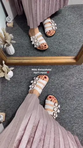 Sandal selop gesper ban 3 terbaru  #sandalwanita #sandal #sandalterbaru #sandalkaret #sandaljelly 