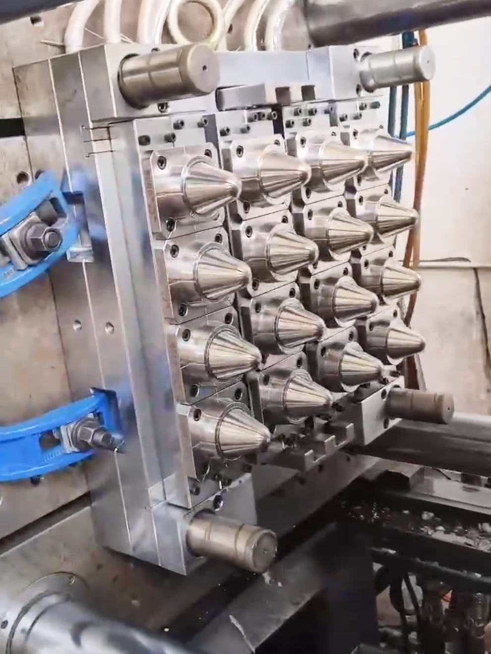 Jar Preform Mould - Wide Mouth PET Preform Mold, Manufacturers #mould #preform #preformmold #bottle #jarpreform 