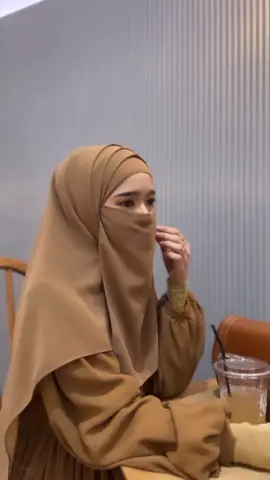 Orang tua Meninggalkan Anaknya Kalian Ponakan  langgap Anak sendiri kita #ukhtibercadar #cadarcantik #wanitamuslimah #masyaallahtabarakkallah❤ 