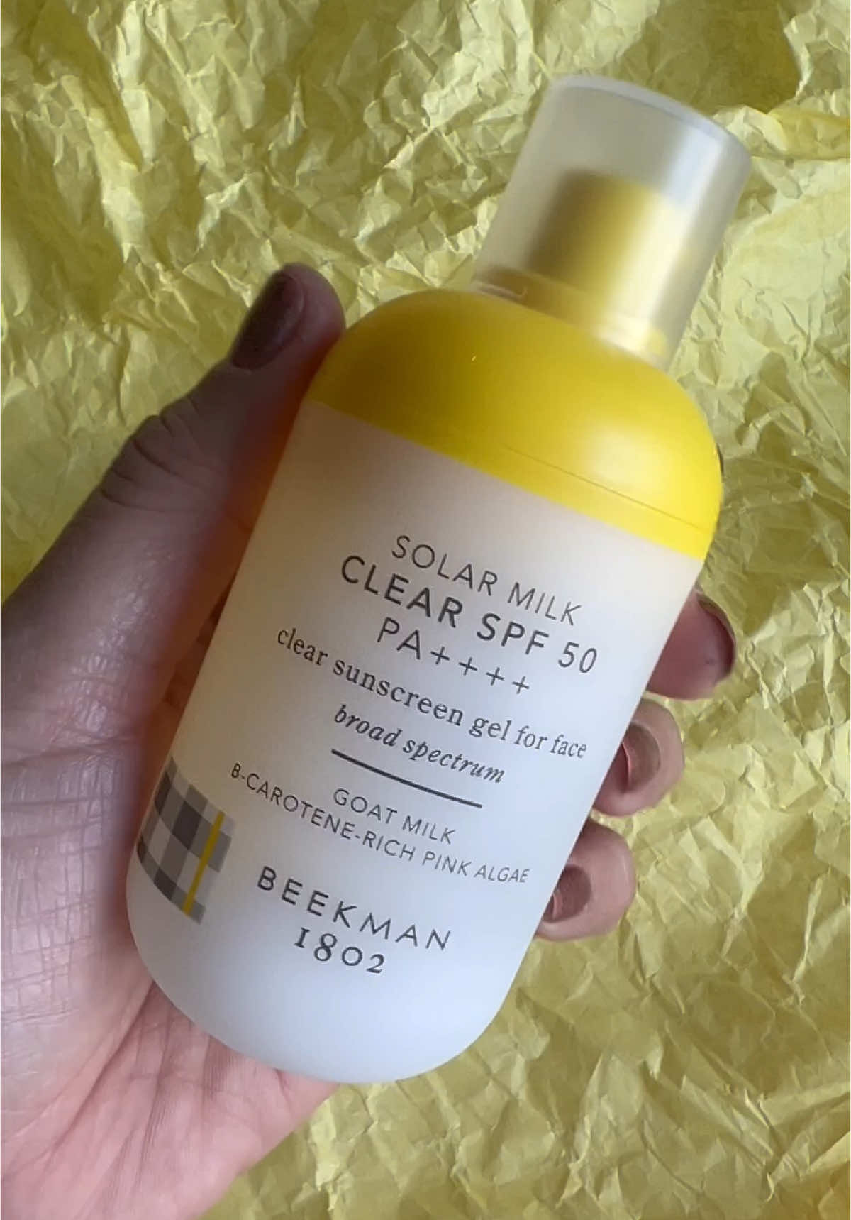 Beekman1802 | Solar Milk Clear SPF 50 PA Sunscreen Gel for Face As someone who wears makeup almost every day, finding a sunscreen that doesn’t pill or interfere with my makeup is a challenge. The Solar Milk Clear SPF 50 PA++++ is an absolute game-changer in this area.  It works beautifully as a primer, leaving my skin perfectly prepped for foundation. My makeup glides on smoothly and stays put throughout the day.   Plus, it doesn’t feel heavy at all, and I don’t notice any shine or greasiness peeking through.  It gives a nice, subtle glow without making my face look oily.  If you’re into makeup, this is a sunscreen you can’t go without! The main benefits about this product are: Protects against UVB and UVA rays Is a 100% invisible  Is a 3-in-1 sunscreen (protects, primes, and provides better-aging benefits) Is fragrance free  Contains  a unique triple milk complex (Goat milk, Coconut Milk, & Rice Milk)  Hydrates and strengthens  the skin barrier Benzene free Ideal for all skin types  @Beekman 1802  #KindnessKrew #SolarMilk  💥20% off your entire order using My code -> BONANZABOUTIK20  💥Link in bio to shop ALL Beekman1802 products and my favorites -> https://partners.beekman1802.com/s/bonanzaboutik