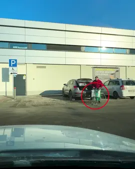 He Left His Cart And Got a Surprise Lesson in Return! #moment #stories #Reaction #mistake #fyp #socialexperiment #social #lesson #Heartwarming #help #helping #Understanding #treat #story #learn #funnytiktok #funnyy #Encounter #caught #LifeHack