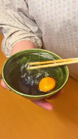 女将の神業！メレンゲを泡立たてて食べる新感覚のすき焼き😋 　 📍東京/港区 【店名】すき焼きあさい 【定休】水曜日、日曜日 【時間】11:30-14:30,17:30-23:00 　 #東京グルメ#japanesefood