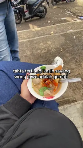 ra kudu romantis seng penting gemati😘🙏🏻#xyzbca #jawastory #jawapride #masukberanda #4u #lewatberanda #storywhatsapp #dieng 