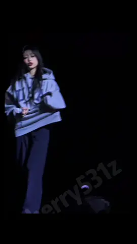 Her waist#ahyeon #babymonster #fyp #trending #fancam 