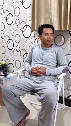 Ketika seorang anak bertanya kepada ayanya dengan bahasa minang. This story is just mere entertainment👌😁