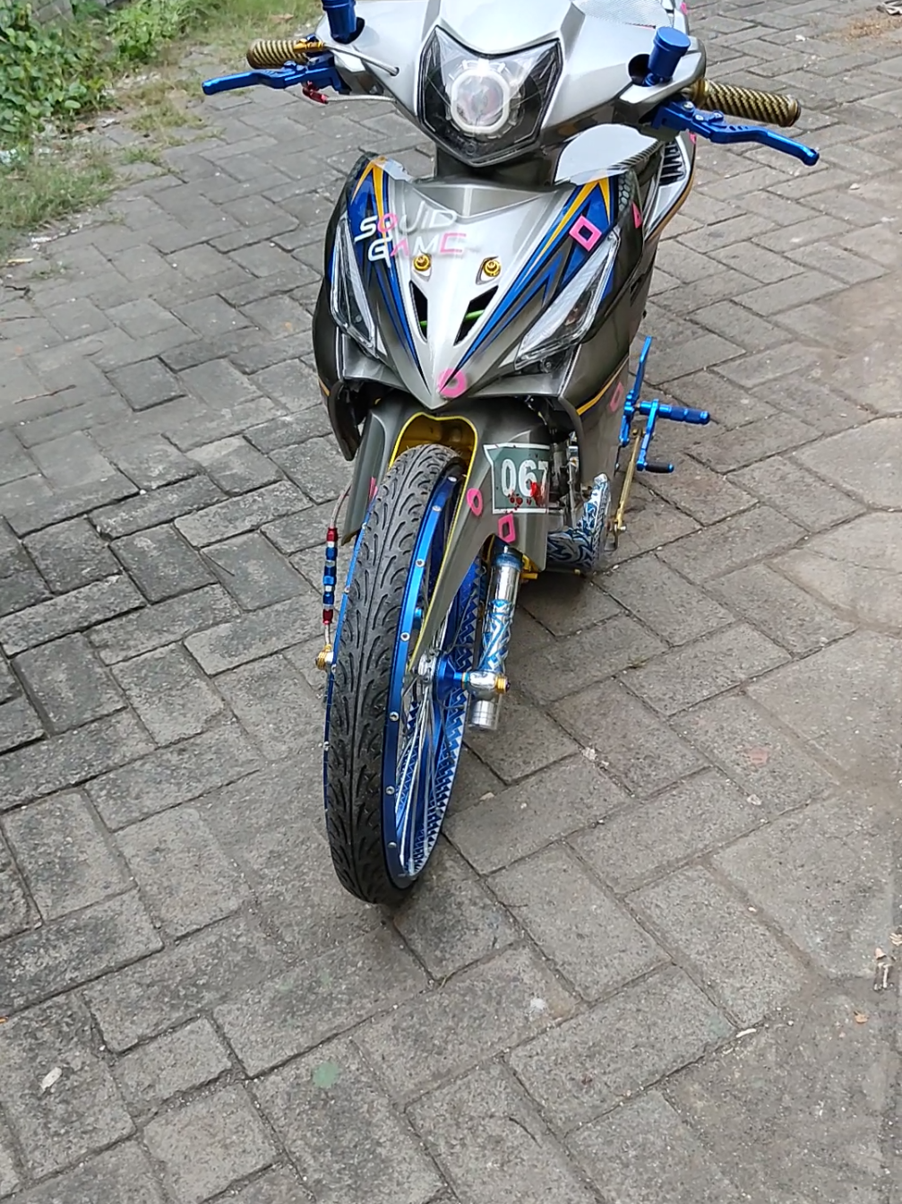 Modifikasi untuk bersenang senang #sendyceper #motorceper #honda #hondarevo #revo100 #hondagank #wave #waves #wavez4india #wave125i_ไฟเลี้ยวบังลม #ototrend 