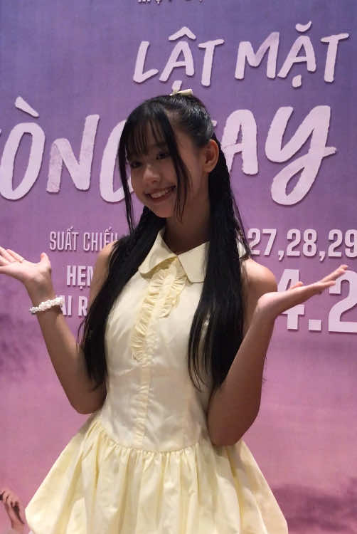 Nhan sắc trong veo của Hồng Thu - dv nhí Lật mặt 8#latmat8 #lyhai #cauvongshowbiz #xuhuongtiktok #hongthu #xuhuong #lyhaiminhha 