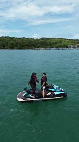 Jetski Pantai Pangandaran  Harga mulai dari 350k 🚩𝐈𝐧𝐟𝐨𝐫𝐦𝐚𝐬𝐢 𝐝𝐚𝐧 𝐑𝐞𝐬𝐞𝐫𝐯𝐚𝐬𝐢 〰️〰️〰️〰️〰️〰️〰️〰️〰️ 𝐵𝑜𝑜𝓀𝒾𝓃𝑔: 𝒞𝑒𝓀 𝓁𝒾𝓃𝓀 𝒹𝒾 𝐵𝒾𝑜 𝐖𝐡𝐚𝐭𝐬𝐚𝐩𝐩: 082-272-300-500 𝐖𝐞𝐛: https://www.jawarawisata.com 𝐅𝐨𝐥𝐥𝐨𝐰 𝐈𝐆: @goexplorepangandaran @jawara_wisata #pangandara #jetskipangandaran  #pangandaranbeach #jawabarat #bandung #watersport #goexplorepangandaran #indonesia #berandapangandaran #wisatapangandaran #pantaipangandaran  #pangandaranhitz #bananaboat #greencanyon #citumang #bodyrafting #kelilingpangandaran #mantaexpedition #explorepangandaran #pantaipangandaran #penginapanpangandaran #jakarta #batukaras #pangandarantrip #gladiator #foryoupage❤️❤️ #fyp