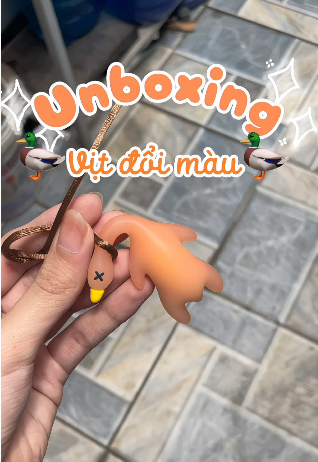 Ra nắng thành vịt quay luôn🤣 #unbox #review #vitdoimau #dochoi #mockhoa #cute #dethuong 