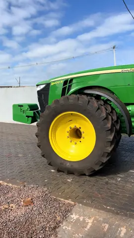 Manutenção preventiva trator8R .bomba d’agua 🆗 .Valvula termostatica 🆗 .acumuladores suspensão 🆗 .Regulagem valvulas🆗 .atualização monitor🆗 .vari-cool🆗 . . #trator  #jhondeere  #roca  #agro  #fazenda 