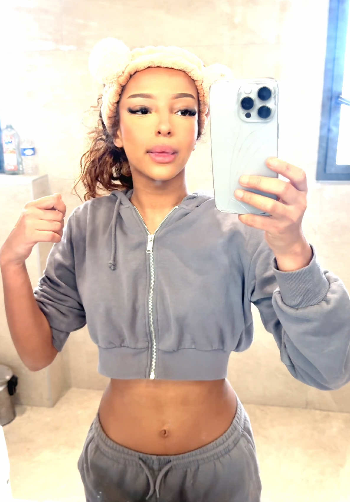 Makeup Time dans cette fameuse salle de bain 😂😂😂😂