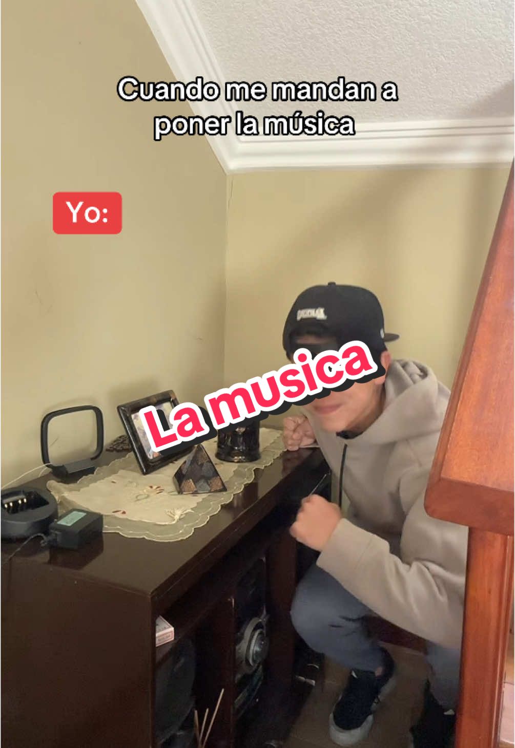 Para que me mandan si ya saben como soy 🥲  Mi insta: rikyytorres 📸📸  #ecuador #humor #cecy #rikyytorres #videosdehumor #risa #musica 