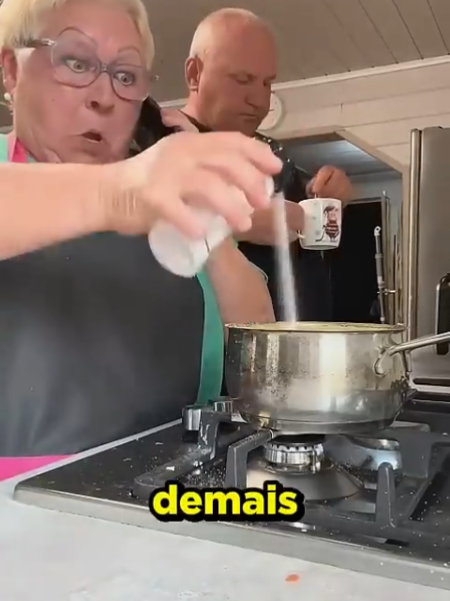 Quando essa avó encheu a sopa de sal isso aí aconteceu  #avós #sopa #amordevo #arquivocurioso 