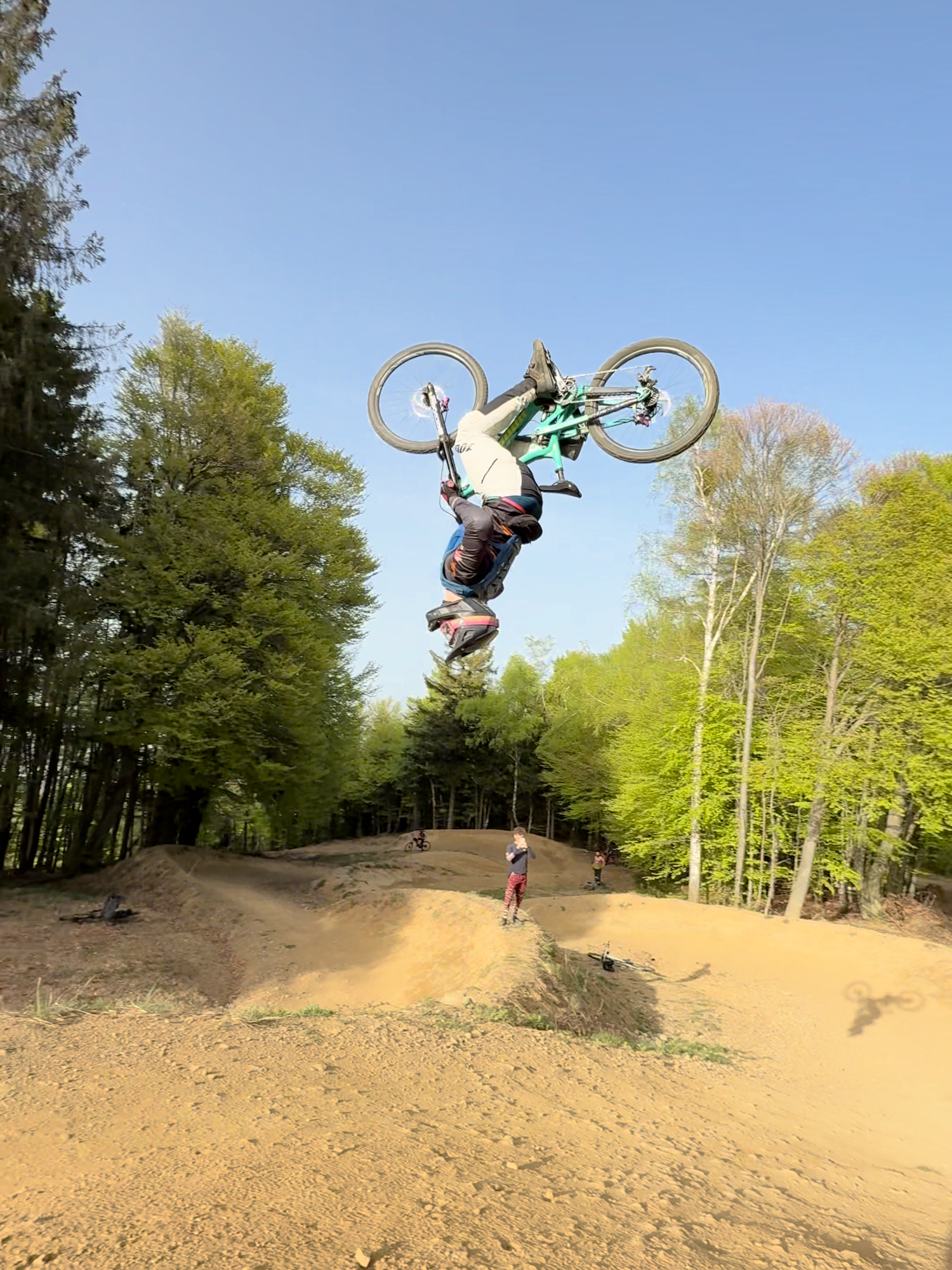 biggest crash of my life. backflip gone really wrong🤣. I am ok tho... #failoftheday#gmbn #bike #backflip #propain #mariborbikepark  #fyp #fail