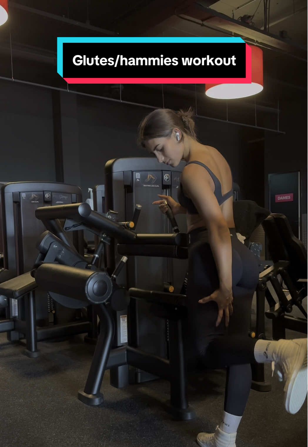 Getting this workout done after my holiday - lost some strength but that’s okay. Getting back on track… baby cut incoming. || I’m wearing @DFYNE impact leggings in color ‘midnight black’ and origin minimal bra in the color ‘black’ (size S for bottoms and XXS for top) || code ‘SAFFIRA’ to save and support🩷 || #glutes #fyp #GymTok #gym #gains #Summer #dfyne ##consistency