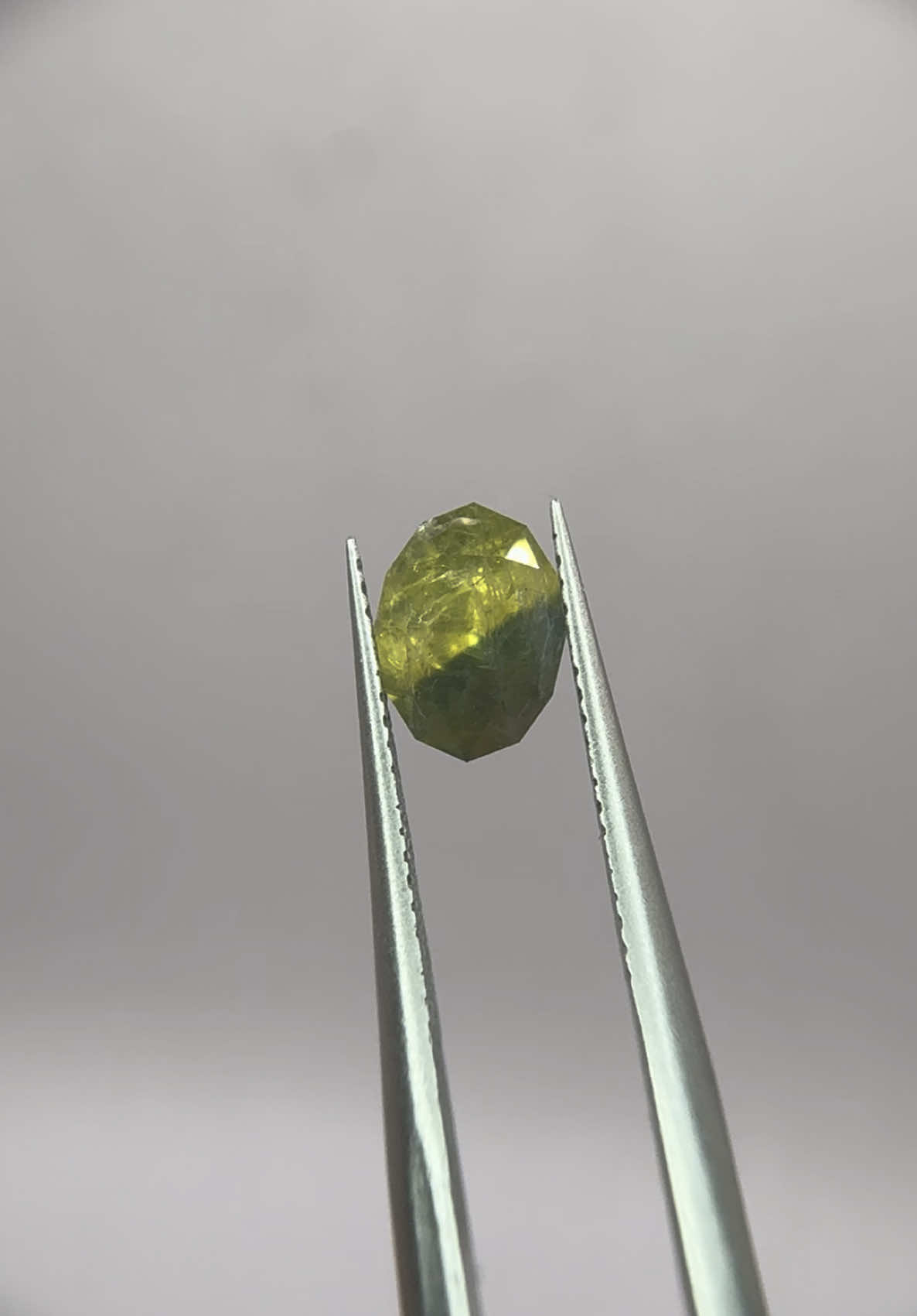 Light vs Dark, Day vs Night, Yin and Yang. These are the only ways to describe this Sapphire. 1.24 Ct Natural Madagascar Bi-Color Sapphire #gemsbykeegan #gemsyoulove #emerald #aquamarine #faceting #jewelry#gemstone #lapidary #ultratec #jewels #finejewelry #sapphire #natural #naturalgemstone #amethyst #topaz #tanzanite