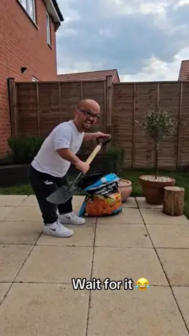 Wait for it 😂 dwarf pushes his luck 😳 #fyp #xyzabc #ladbible #dwarf #dwarf 