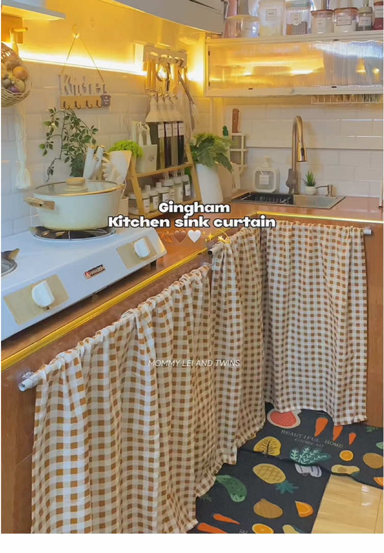 Cutiee gingham lababo curtain!🍂 Buy 1 take 1 na to mare🥰 #kitchensinkcurtain #kitchensink #gingham 