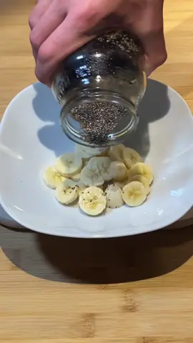 Verliere Gewicht mit diesem natürlichen Rezept 🍏🍌 #gesunderezepte #rezept #natürlich #ernährungstipps #abnehmrezepte #abnehmtipps #apfel #banane #chiasamen 