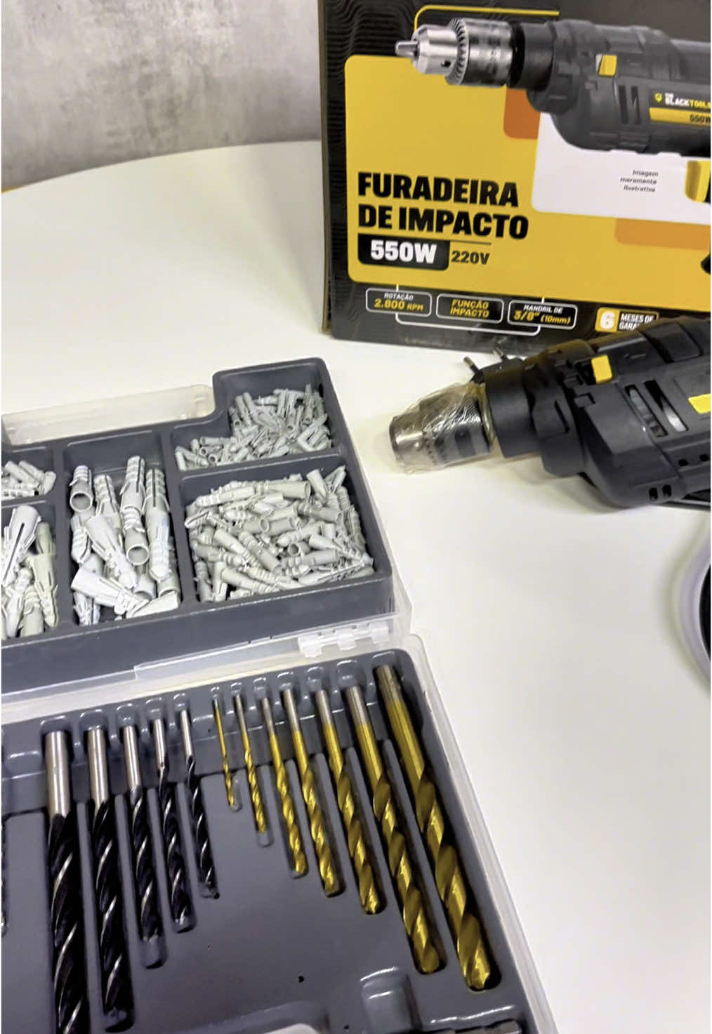 Conheça a Furadeira De Impacto 220v 550w 3/8 10mm The Black Tools Com Kit 300 Peças Brocas E Buchas #ferramentas #kit #maquinas #brocas 