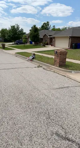😂😂😂😂#falling #bike #dirtbikelife #ridingabike #funn #funny #funnyvideos #funnymoments #funnytiktoks #funnymoments 