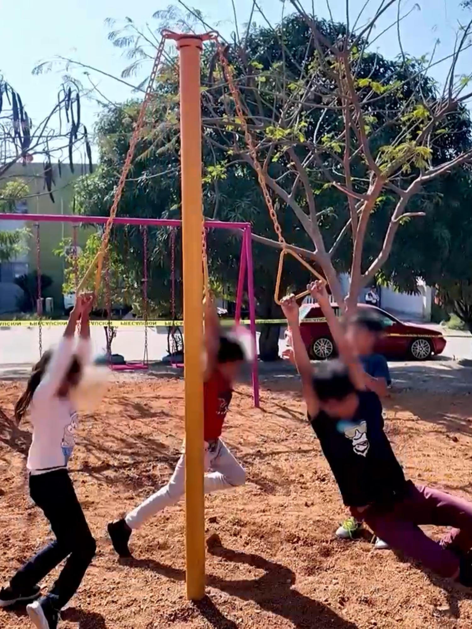 En Real del Bosque, a través de la iniciativa “Embellece tu Parque”, hemos dado nueva vida al circuito de parques de la colonia. Este esfuerzo forma parte de una visión más amplia por una Tuxtla donde las familias puedan convivir y sentirse seguras. #tuxtlagutierrezchiapas #quevivatuxtla #embellecetuparque