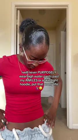 gawsh i looked so chopped i just back from practice #fyp #fashiontiktok #gettingintofashion #fashioninspowomen #frankocean #relatable #highwaters #summeroutfits #fashionfinds #fypシ #evannsinterlude #outfitoftheday #fashionbug 