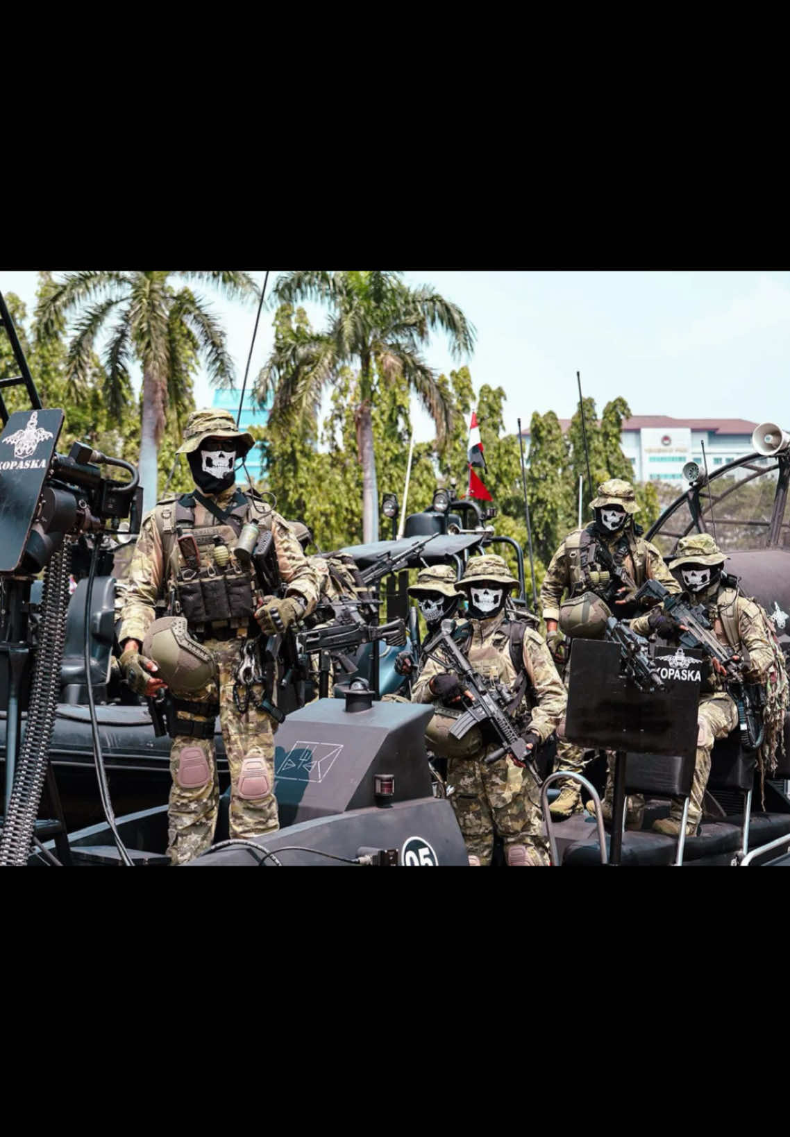 There are no obstacles that cannot be overcome ☠️🐸🔥 #specialforces #kopaska #tni #tnial #fyp #navyseal #tniindonesia🇮🇩 #fy 