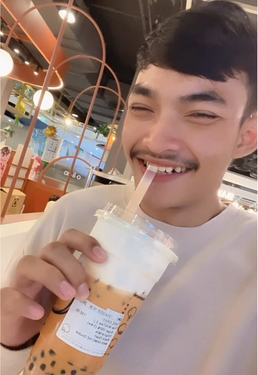กินชาไทยละขำมากๆ!!😵#ชาไทย🧋🥊 IG:oof_thanawat#ครอบครัวบางเเสนไฟท์คลับ💜 