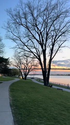 #beauty #bequtiful #amazon #amazingcanada #canada #canada_life🇨🇦 #canada🇨🇦 #canadabeauty #trendingvideo #trendingsong #treanding #explore #explor #exploremore2022 #fyppppppppppppppppppppppp #fypシ゚ #fypp #follow #folowers #follower #explorer #windsorcastle #windsorambassador #windsorontario #ontario #ontariocanada #ontariotravels #sunsetlover #sunsetlovers #sunsetspot 