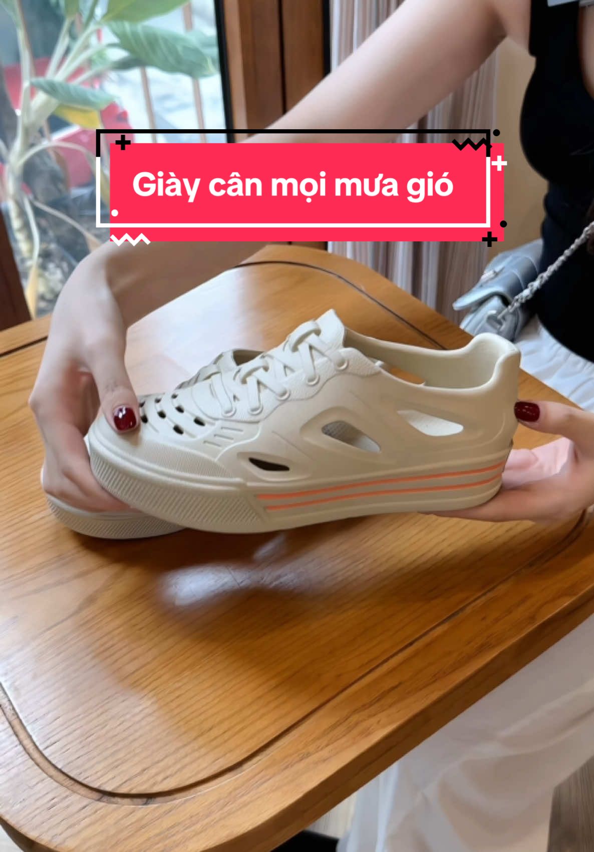 Đôi giày mà e ưng thật sự luôn. Đi lên chân ưng lắm luôn #vyreview #muataitiktokshop🛍 #tiktokshop44 #giaythethao #giaynu #giaythethao #giaydep 