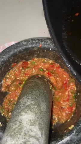 Sambel ini cocol pakai apa aja masuk😅👍👍 #sambelterasi #sambelbelacan #sambel #masakanrumahan #kontenmasak 