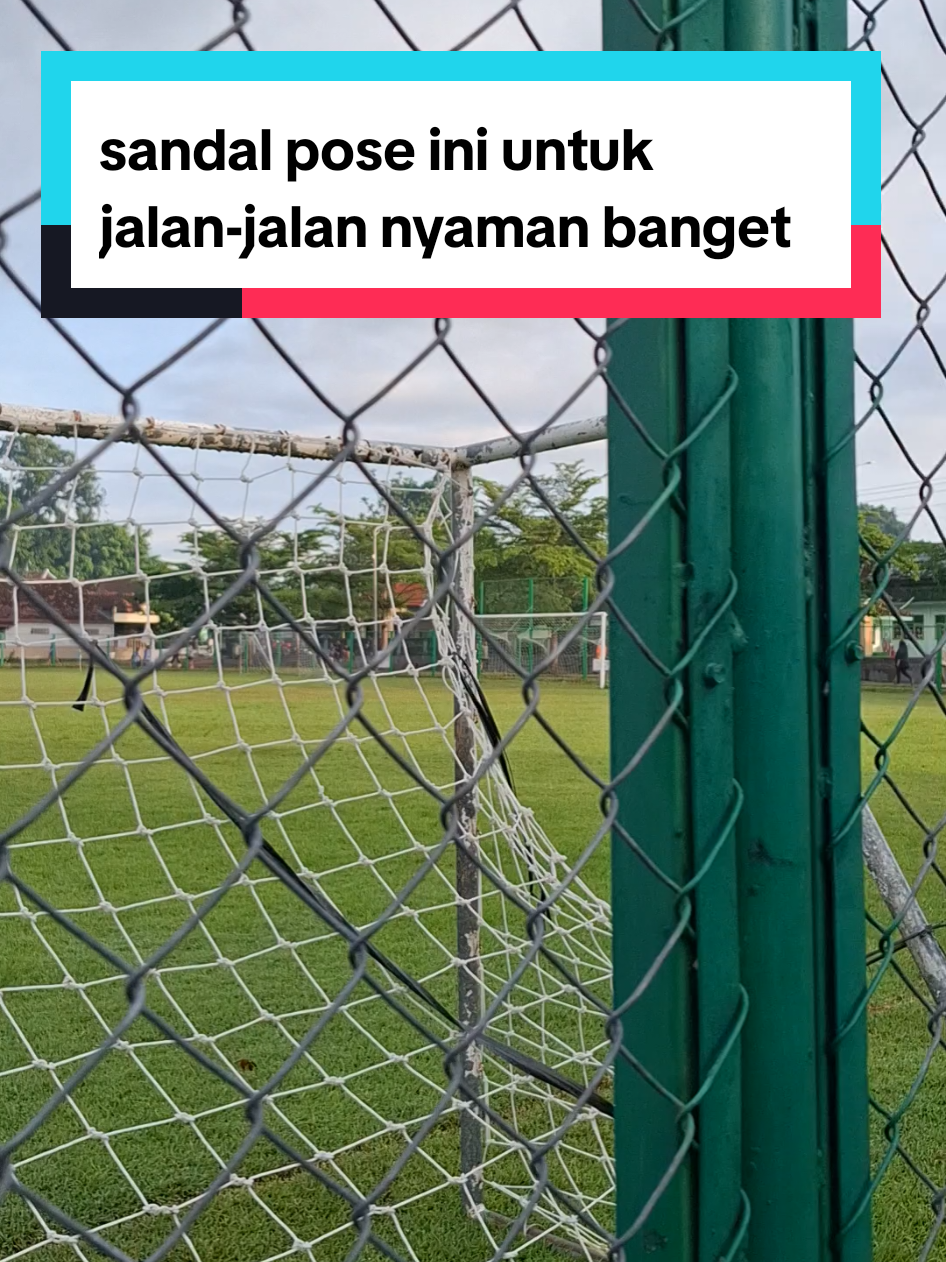 se empuk sandal pose kita coba pakai sandal pose ini untuk jalan-jalan #sandalpose #pose #sandalposeeviral 