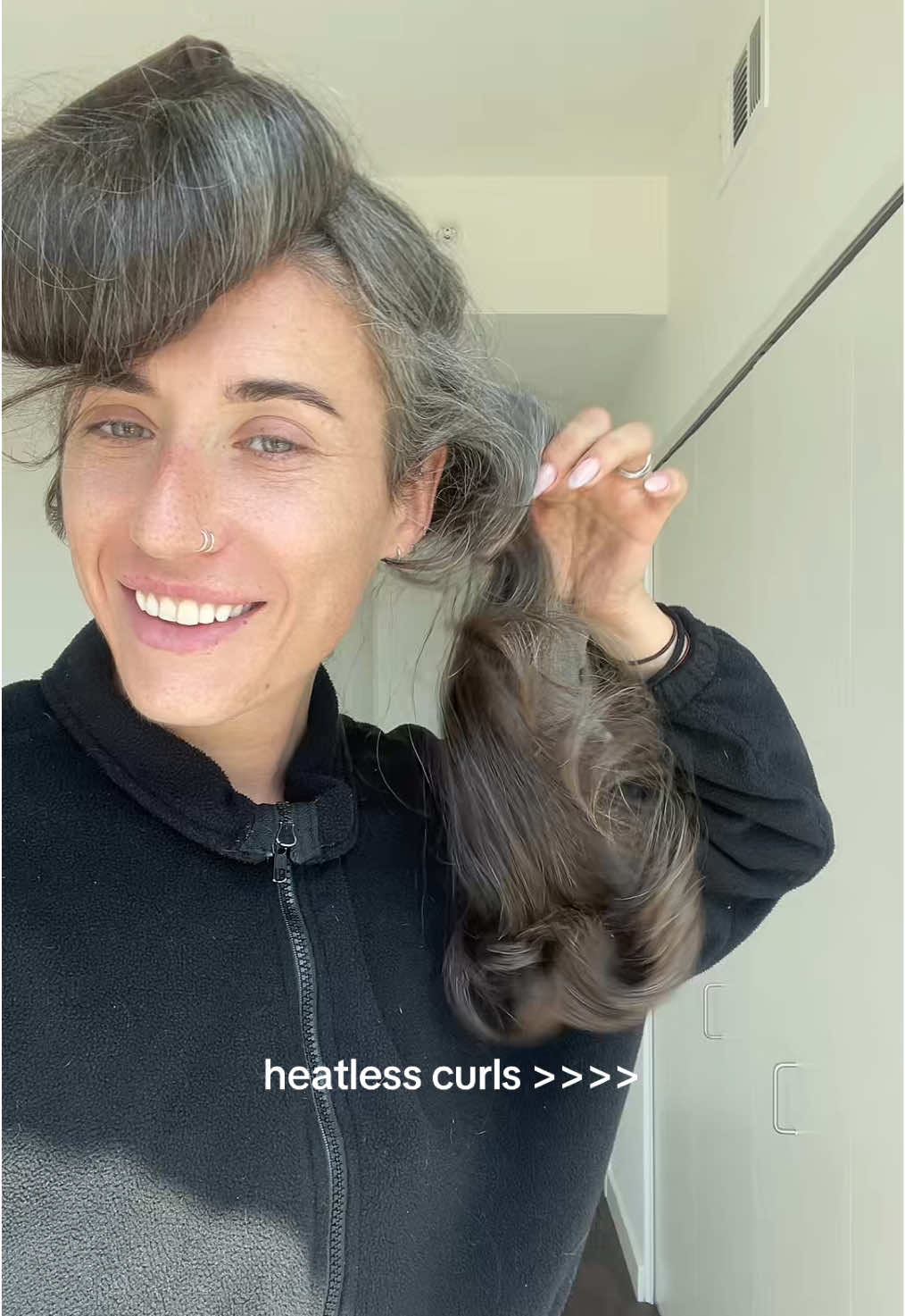 wake up to the best curls ever #heatlesscurls #overnightcurls #bouncyblowout #morningshed #rollercurls #hairtok #curls #heatlesshair #heatlesshairstyles #greyhair #silverhair 