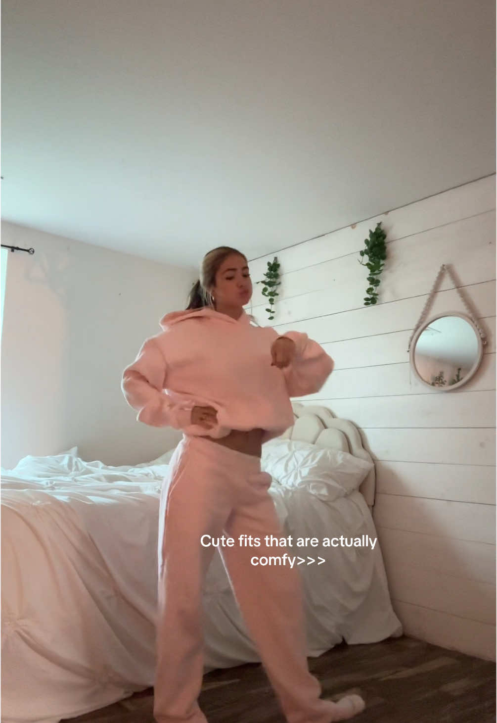 Love love love #fyp #foryoupage #blowthisup #viral #sounds #audios #soundstouse #audiostouse #foryou #audiogirl #trend #outfitinspo #outfit #outfits 