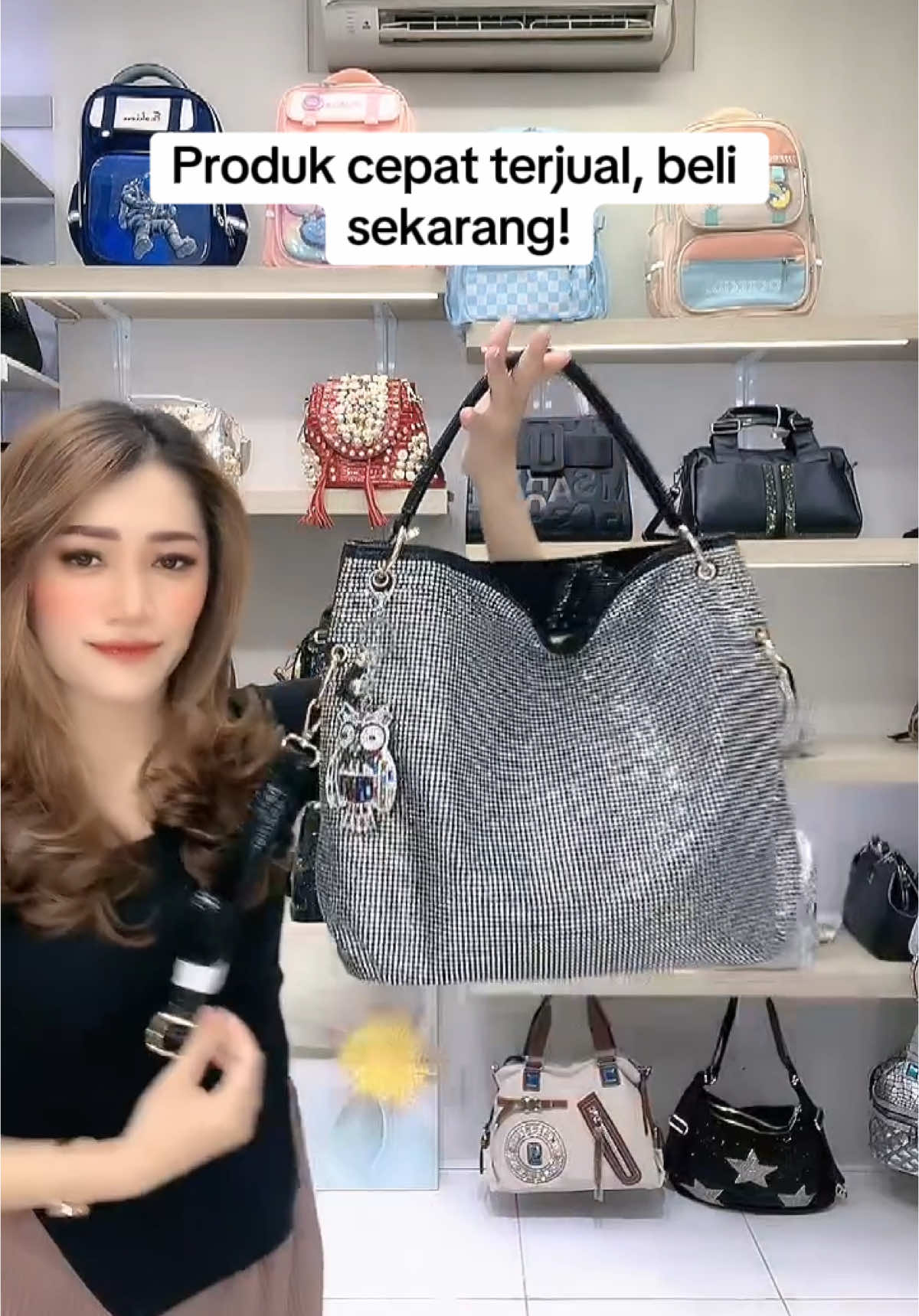Totebags permata gantungan burung hantu 🤩✨ BEST SELLER ‼️ #LIVEhighlights #TikTokLIVE #bestseller #tasdaily #totebags 