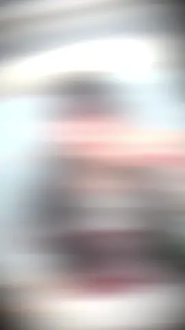 Vì bên anh đã có một người để yêu để thương..
