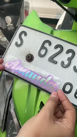 Stiker custom nama dua warna 🤩✨ harga terjangkau hanya di GR GRAFIK MOJOKERTO #stiker #stikercutting #stikernama 