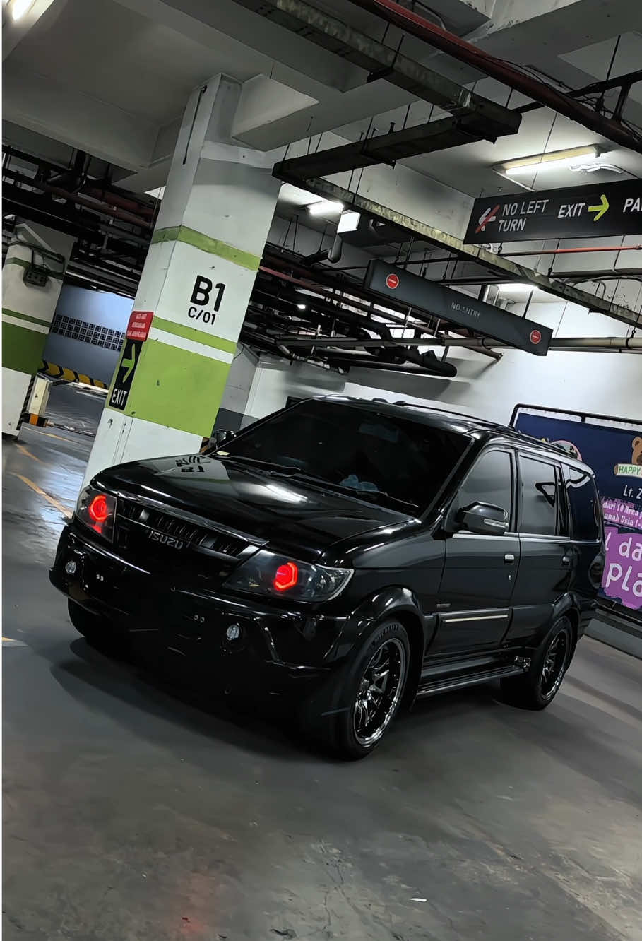 Ditempat yang sama tapi ada yang berbeda 🤪👌🏻.  #isuzu #panthermania #pantherturbo #diesel #dieselenthusiast #debgank #parkirajaganteng #dieselpower #isuzupanther #konten #fyppppppppppppppppppppppp #cumicumidarat 