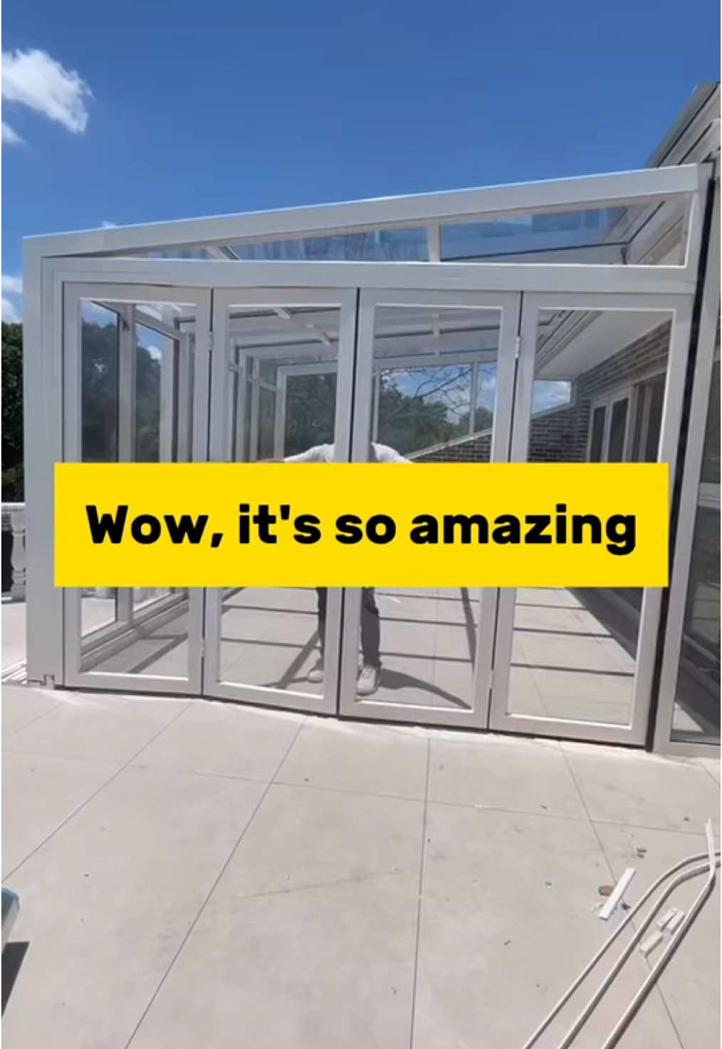 Wow,it’s so amazing!#sunroom #tinyhouse #homedecor #outdoorliving #custom #Outdoors #foryoupage #backyard #greenhouse #garden #fyp #terrace 